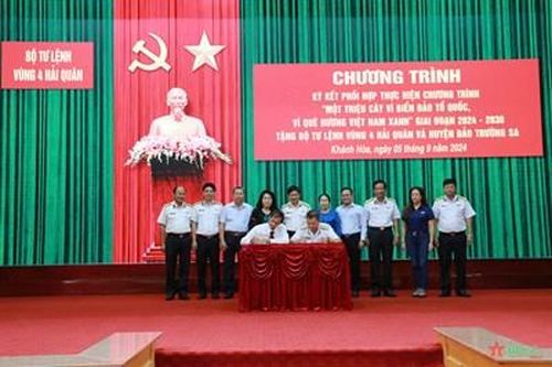 Vùng 4 Hải quân và TP Hồ Chí Minh chung tay xanh hóa Trường Sa