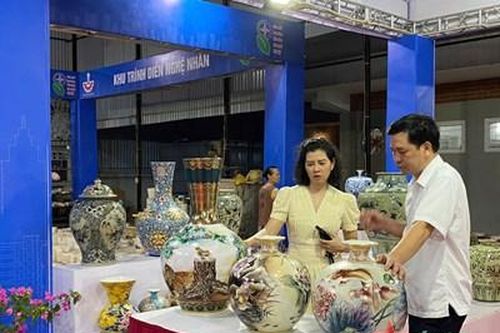 Liên kết hợp tác sản xuất, tiêu dùng bền vững trong ngành gốm sứ