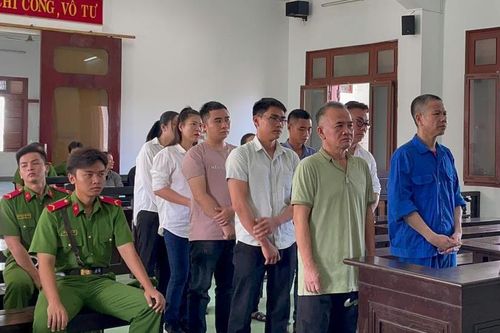 Nhận hối lộ lãnh án tù