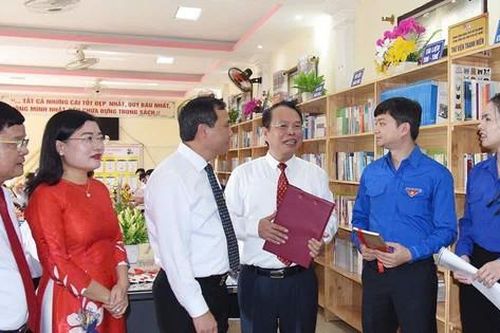 Chủ tịch T.Ư Hội Sinh viên Việt Nam dự Lễ khai giảng năm học mới tại Hà Tĩnh