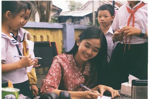 Bồi hồi trong ngày khai giảng với hình ảnh hoài niệm về thời đi học từ 'nàng thơ' mới của phim Nguyễn Nhật Ánh