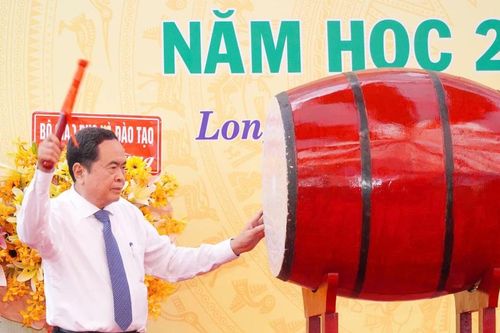 Mỗi thầy cô là tấm gương tự học, truyền cảm hứng cho học sinh