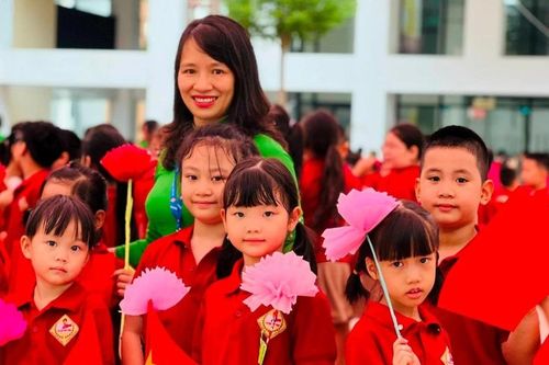Khơi thông nguồn lực xây trường lớp