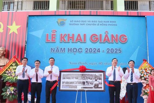 Bí thư Tỉnh ủy Nam Định: Sớm chỉ đạo hoàn tất thủ tục xây mới Trường Chuyên Lê Hồng Phong
