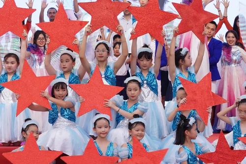 Cảm xúc ngày khai trường