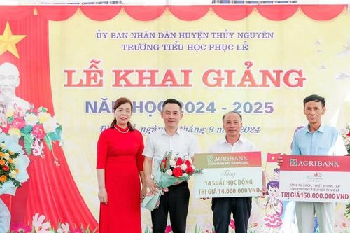 'Thêm con chữ, bớt đói nghèo' - Chương trình an sinh xã hội chào mừng năm học mới 2024 - 2025