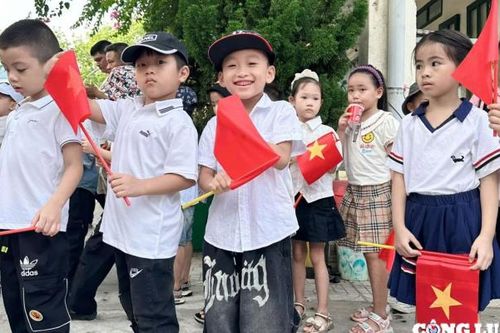 Học sinh Thanh Hóa vui mừng buổi khai giảng năm học mới