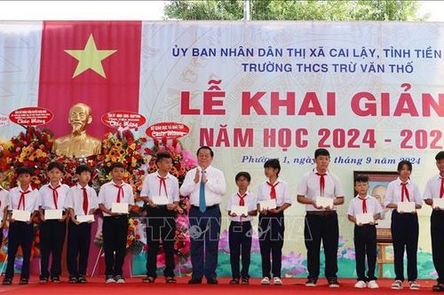 Chăm lo, đầu tư, ưu tiên cho phát triển giáo dục