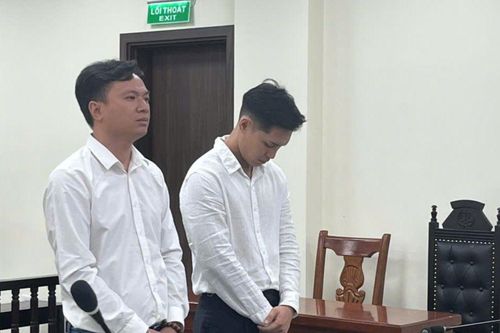 'Giúp' người nước ngoài mở tài khoản ngân hàng, chứng khoán để hưởng lợi