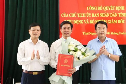 Điều động, bổ nhiệm cán bộ chủ chốt ở 8 tỉnh