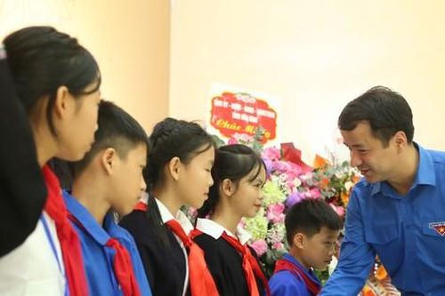 Bí thư T.Ư Đoàn Ngô Văn Cương dự lễ khai giảng ở ngôi trường có gần 80% học sinh dân tộc thiểu số