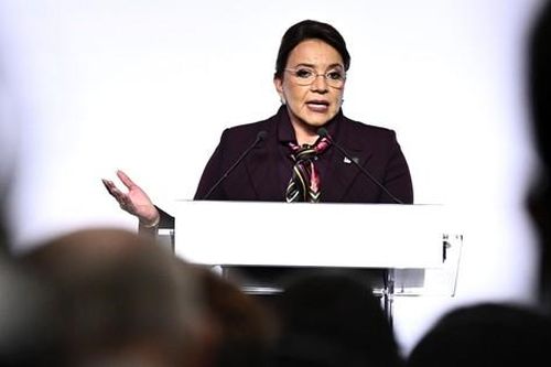 Anh rể nhận tiền từ băng đảng ma túy, Tổng thống Honduras bị ép từ chức