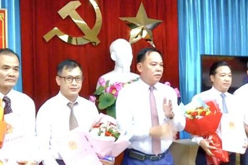 Đồng Nai công bố nhiều quyết định về công tác cán bộ
