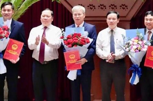 Hòa Bình bổ nhiệm, điều động nhiều vị trí cán bộ chủ chốt