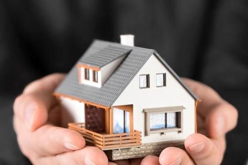 Cụ ông tái hôn ở tuổi 93, bỏ luôn hẹn ước tặng nhà cho bạn thân thiết