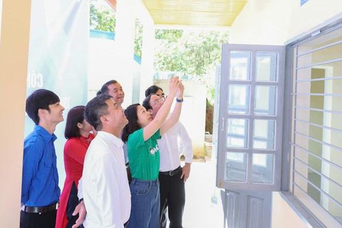 Báo VietNamNet và Giao Hàng Tiết Kiệm khánh thành điểm trường ở Lai Châu