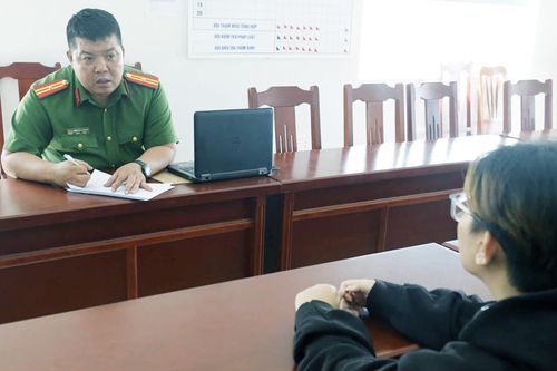 Cứu cô gái bị bán qua 3 công ty ở Campuchia, đòi hơn 90 triệu đồng tiền chuộc