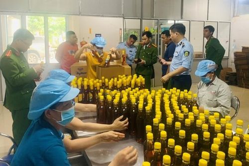 Khởi tố vụ án hình sự sản xuất hàng giả là mật ong