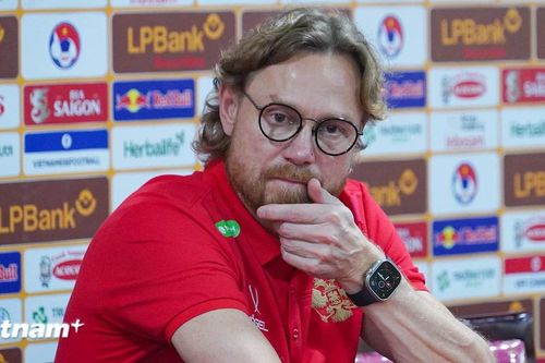 Huấn luyện viên tuyển Nga Valery Karpin: 'Việt Nam là đội có trình độ tốt'