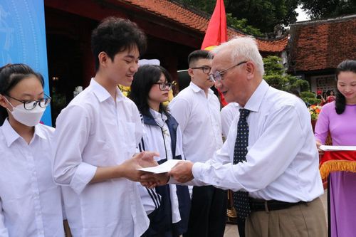 Thông điệp nhân văn của các thầy cô hiệu trưởng nhân ngày khai giảng