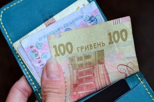 Bloomberg: IMF đề xuất buộc Ukraine phá giá đồng tiền