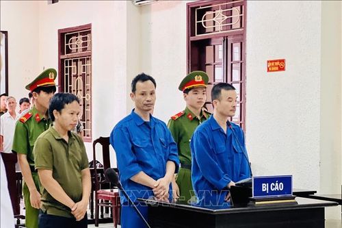 Tuyên phạt điều tra viên làm sai lệch hồ sơ vụ án 5 năm tù