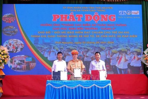Tháng cao điểm đảm bảo an toàn giao thông cho học sinh đến trường