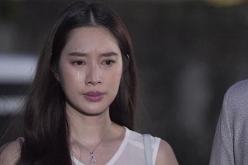 Đến gặp chồng cũ xin tái hôn vì con, vừa bước vào nhà tôi rơi nước mắt khi thấy một thứ