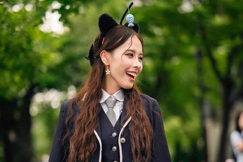 Gu thời trang ấn tượng của Á hậu Ngọc Hằng khi đến Hàn Quốc