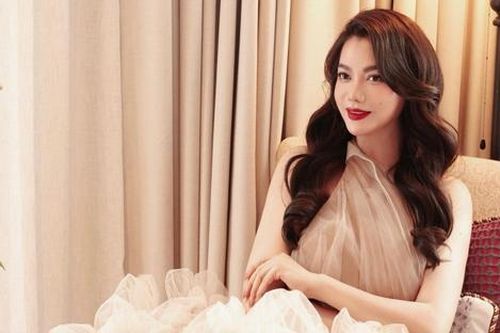 Trương Ngọc Ánh tự tin nhập vai công chúa ở tuổi U50