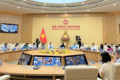 Dự kiến sớm thành lập Trung tâm thương mại quốc tế và phát triển nguyên, phụ liệu thời trang