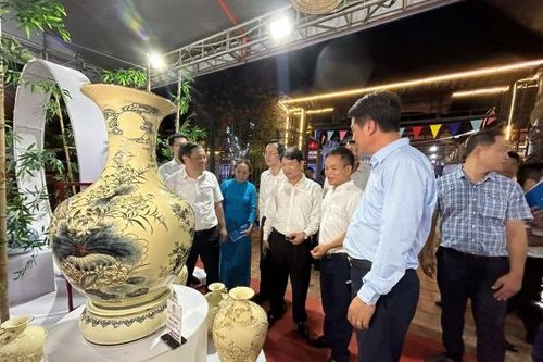 Ngành gốm sứ hình thành mạng lưới sản xuất và tiêu dùng bền vững