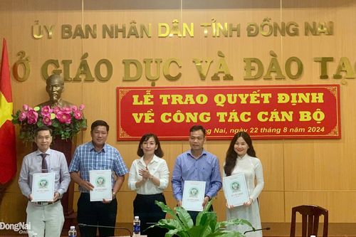 Sở Giáo dục và đào tạo công bố các quyết định về công tác cán bộ