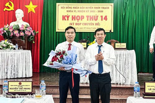 Ông Nguyễn Thế Phong được bầu giữ chức Chủ tịch UBND huyện Nhơn Trạch