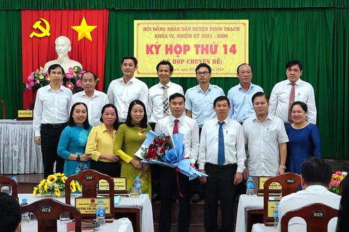 Ông Nguyễn Thế Phong được bầu giữ chức Chủ tịch UBND huyện Nhơn Trạch