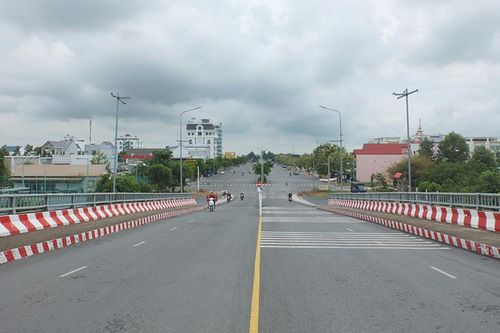 Hoàn thiện cơ sở hạ tầng tạo đà phát triển thương mại, dịch vụ theo hướng hiện đại