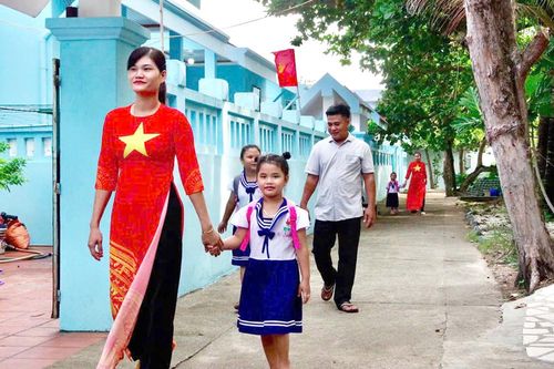 Trường Sa rộn ràng khai giảng năm học mới