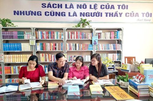 'Cẩm nang' phục vụ giảng dạy lý luận chính trị