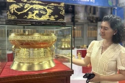 Hà Nội: Khai mạc mạng lưới liên kết sản xuất và tiêu dùng gốm sứ năm 2024