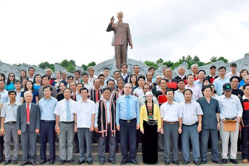 Bài 1: Bám cơ sở, định hướng đúng