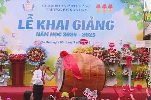 Lễ khai giảng đặc biệt ở trường khiếm thính