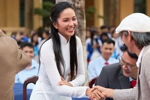 Sao Việt hân hoan chào đón khai giảng