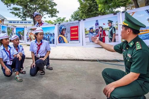 Khai giảng em yêu Hoàng Sa, Trường Sa