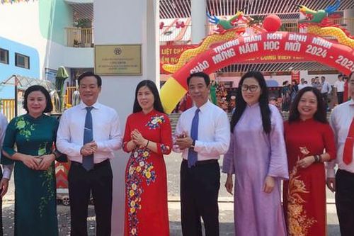 Quận Cầu Giấy gắn biển 3 công trình chào mừng 70 năm Giải phóng Thủ đô
