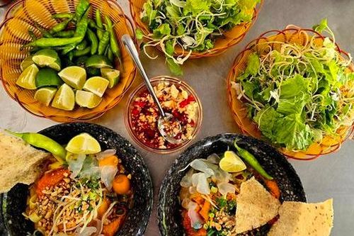 Độc đáo biến tấu mì Quảng sứa