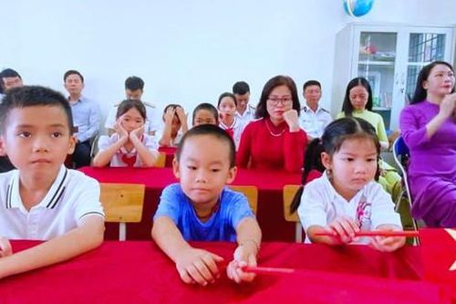 Lễ khai giảng ở ngôi trường chỉ có 7 học sinh