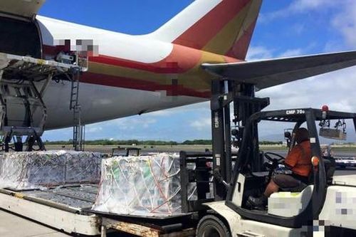 Sân bay Nội Bài xảy ra vụ việc xe chở hành lý va chạm với tàu bay