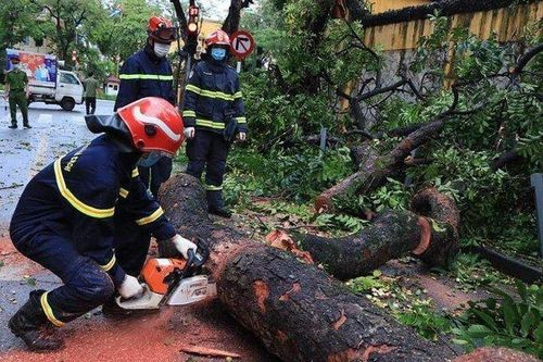 Công an Hà Nội khuyến cáo đảm bảo an toàn phòng cháy, tai nạn, sự cố trong mùa mưa, bão
