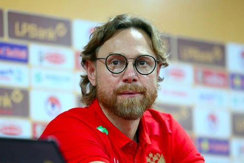 HLV Valery Karpin: 'Thái Lan trình độ tương đương tuyển Việt Nam'
