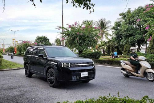 Hyundai Santa Fe 2024 chạy thử trên đường tại Việt Nam